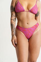 ANNA CALCINHA ASA DELTA