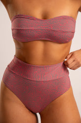 MILENA HOT DELTA COM COS